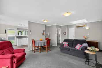 2/20 Cobham Crescent, Stoke