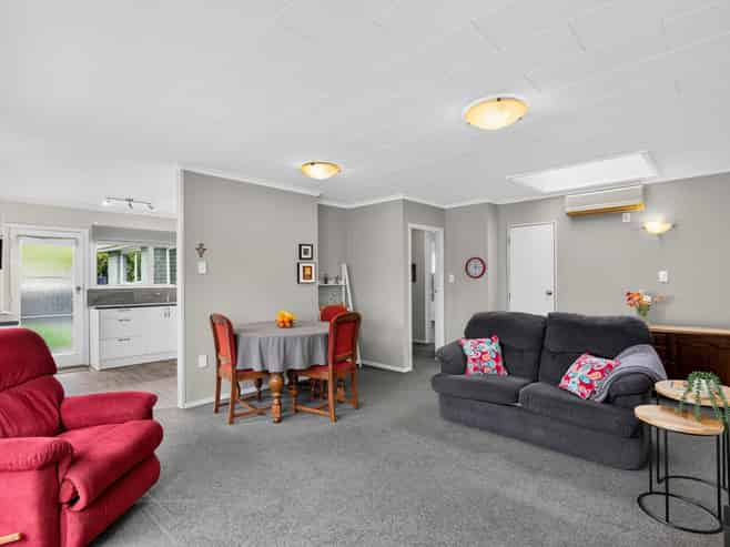 2/20 Cobham Crescent, Stoke