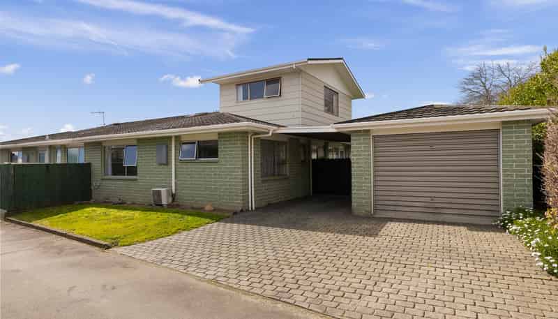 2/20 Cobham Crescent, Stoke