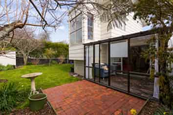 2/20 Cobham Crescent, Stoke
