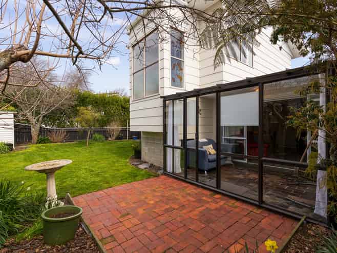 2/20 Cobham Crescent, Stoke