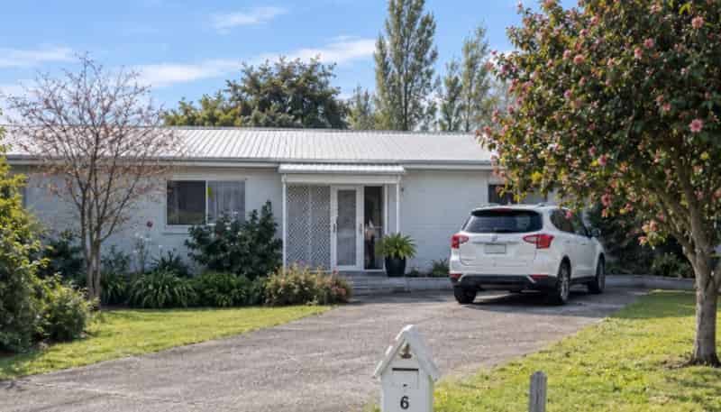 6 Colombo Court, Masterton