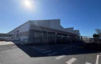 High-Exposure Retail & Showroom Opportunity