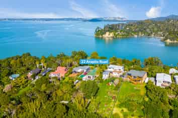 22 Arapito Road, Titirangi