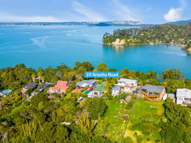 22 Arapito Road, Titirangi