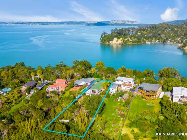 22 Arapito Road, Titirangi