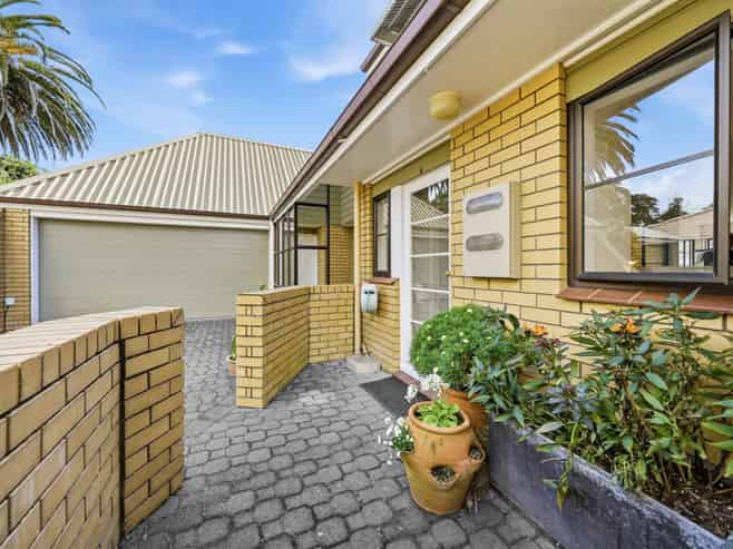 3/23 Clonbern Road, Remuera