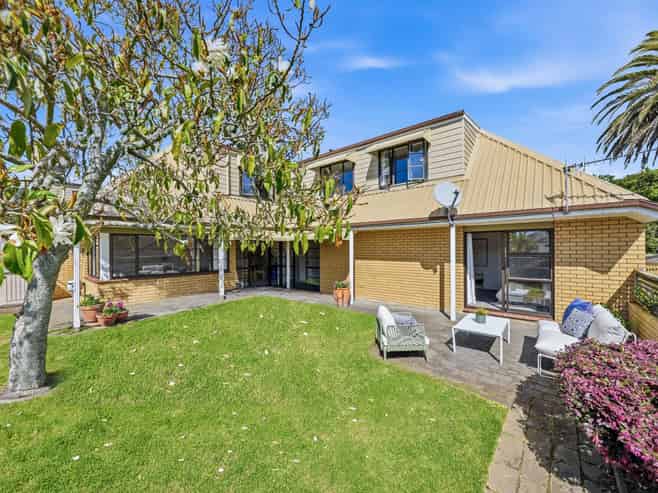 3/23 Clonbern Road, Remuera