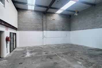 LIVE/WORK UNIT IN SILVERDALE
