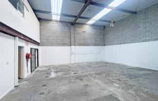 LIVE/WORK UNIT IN SILVERDALE

