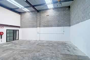 LIVE/WORK UNIT IN SILVERDALE
