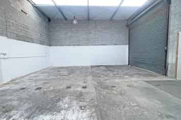 LIVE/WORK UNIT IN SILVERDALE
