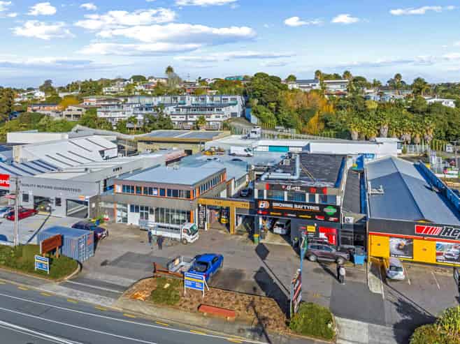 STRATEGIC INVESTMENT - 2,076M² FREEHOLD SITE
