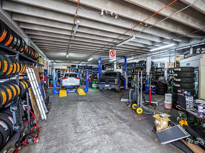 STRATEGIC INVESTMENT - 2,076M² FREEHOLD SITE
