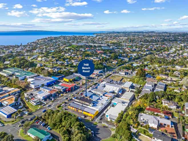 STRATEGIC INVESTMENT - 2,076M² FREEHOLD SITE
