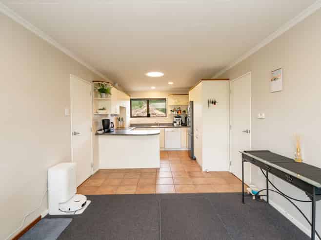 73 Flora Road East, MAKAREWA