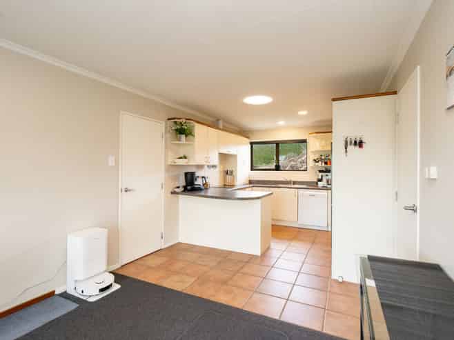 73 Flora Road East, MAKAREWA