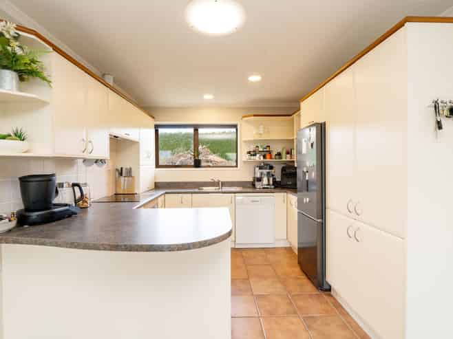 73 Flora Road East, MAKAREWA
