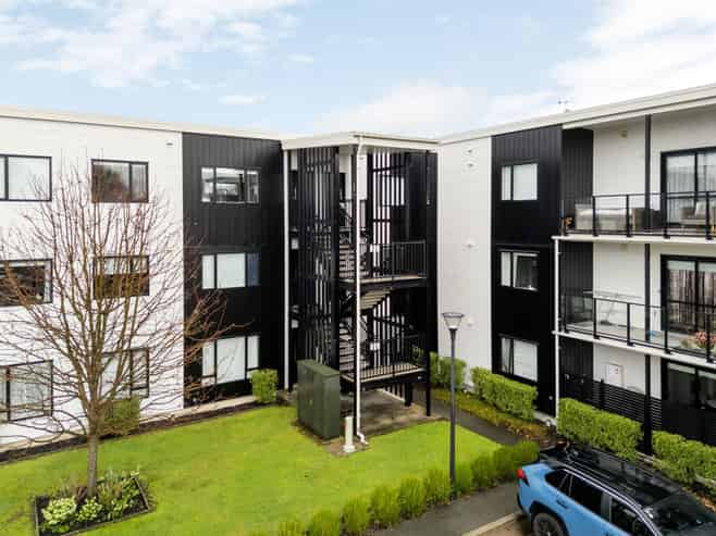 9/17 Vialou Street, Hamilton Central
