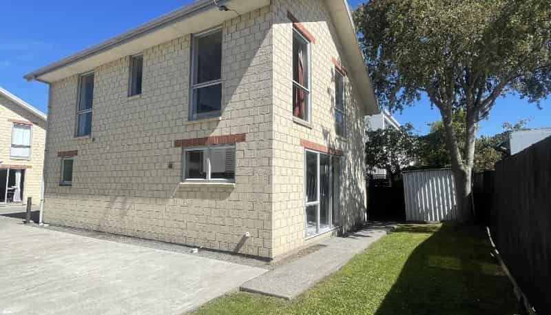 8 Rex Street, Riccarton