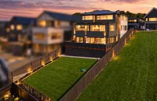 10 Humenga Place, Long Bay