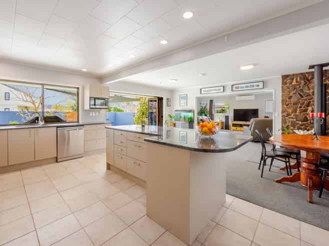8 McKeefry Avenue, Greenmeadows