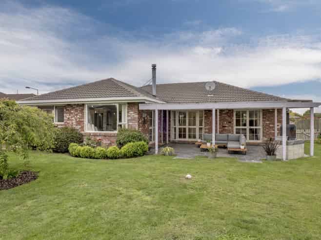 13 Oldham Place, Darfield