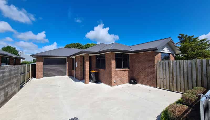 46 Shamrock Street, Takaro