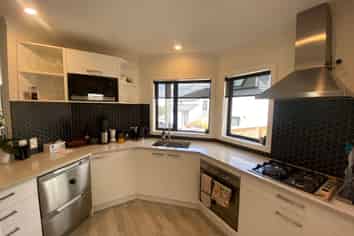 67a Sunrise Avenue, Murrays Bay