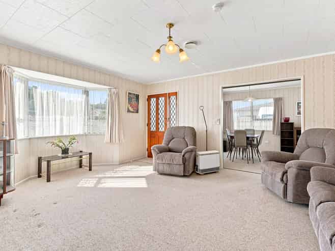 39 Treadwell Street, Springvale