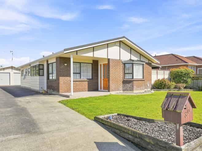 39 Treadwell Street, Springvale