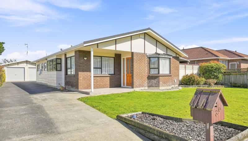 39 Treadwell Street, Springvale
