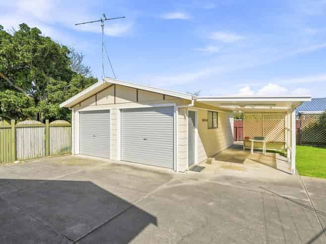 39 Treadwell Street, Springvale