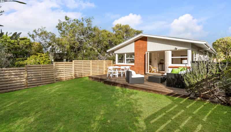 60 Pembroke Crescent, Glendowie