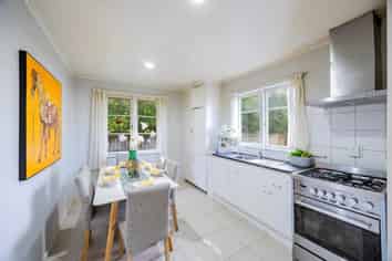 54 Hayr Road, Three Kings
