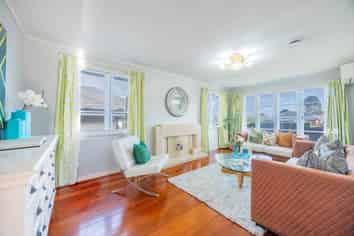 54 Hayr Road, Three Kings