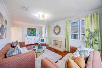 54 Hayr Road, Three Kings