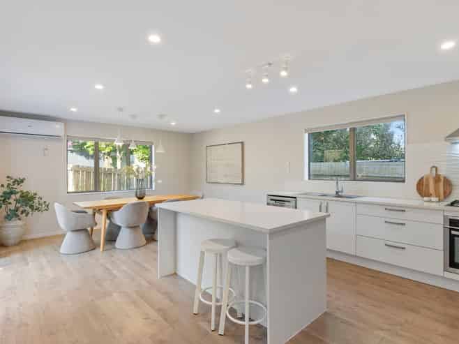 38B West Harbour Drive, West Harbour