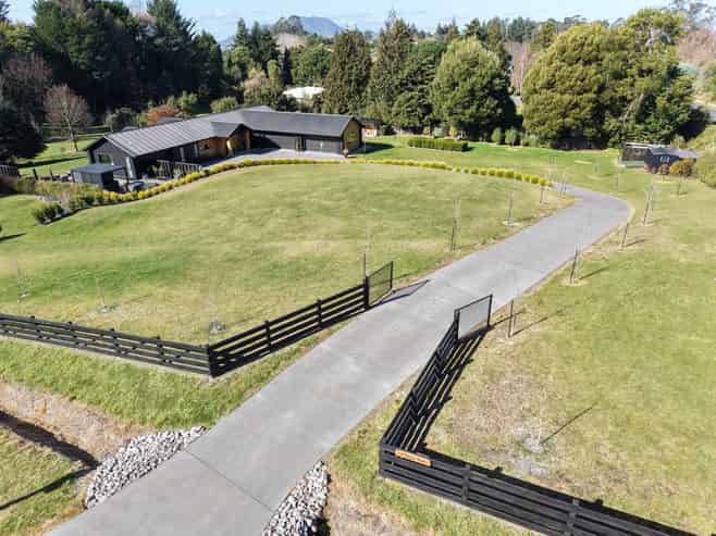 2 Nga Tui Lane, Acacia Bay