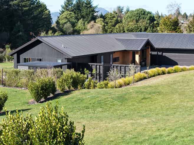 2 Nga Tui Lane, Acacia Bay