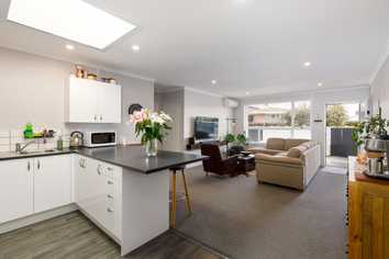4/76 Seymour Street, Blenheim