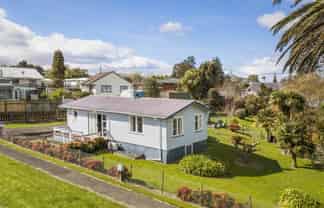 8 Gladstone Road, Waihi