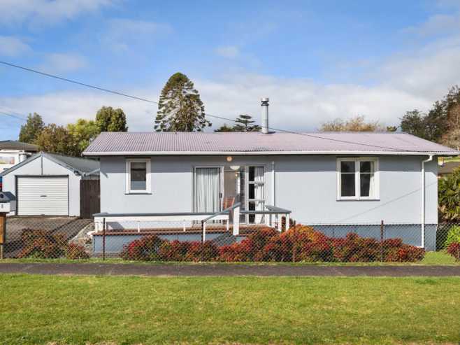 8 Gladstone Road, Waihi