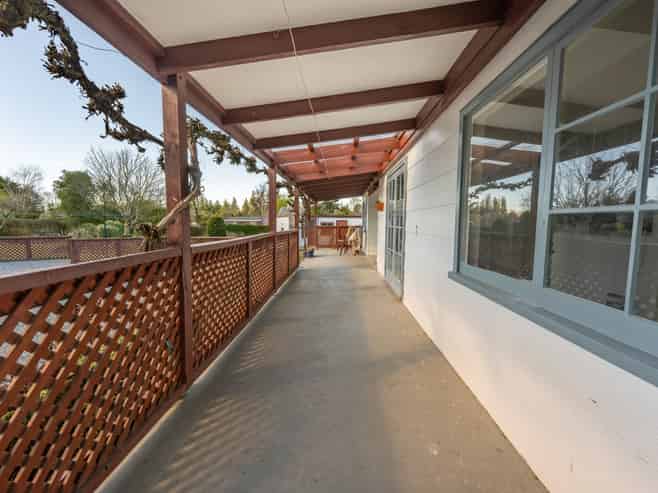 590 Woodbury Road, Woodbury
