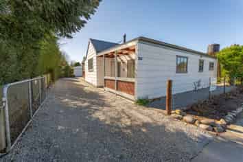 590 Woodbury Road, Woodbury