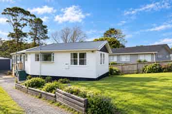 97 Riverpark Crescent, Henderson