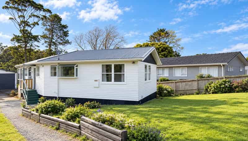 97 Riverpark Crescent, Henderson
