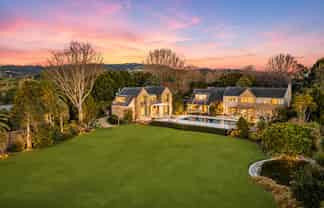 60 Clifton Road, Whitford