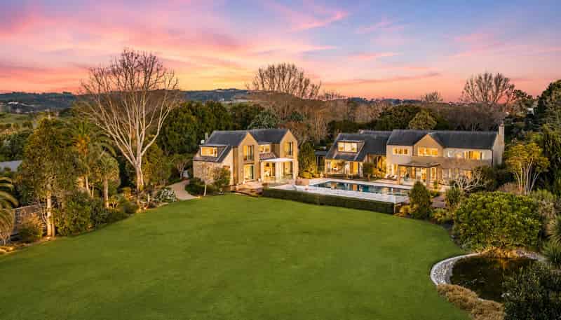 60 Clifton Road, Whitford