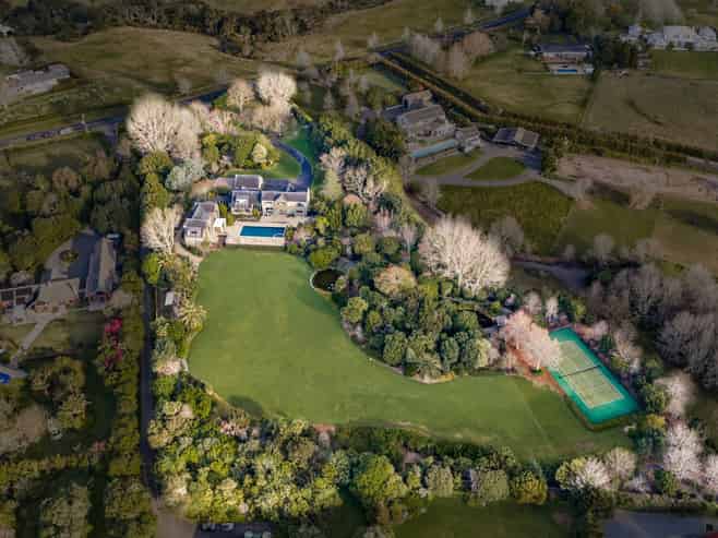 60 Clifton Road, Whitford